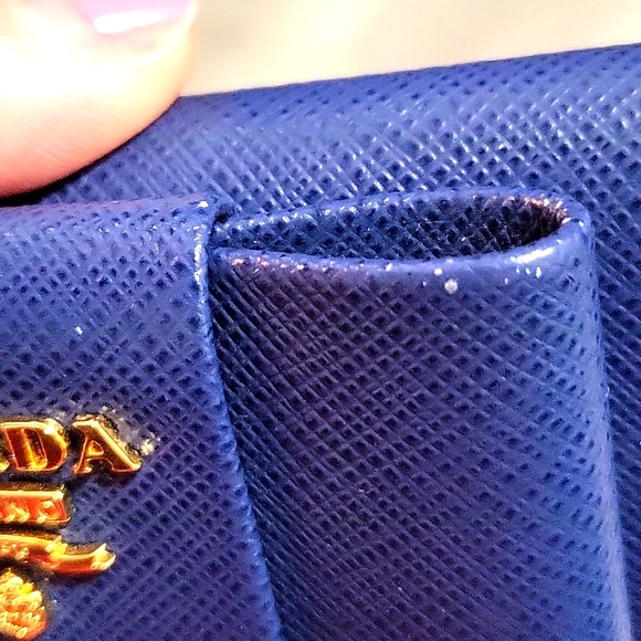Authentic Prada Bow and Ribbon Key Card Case in Saffiano Leather - Picture 13 of 17